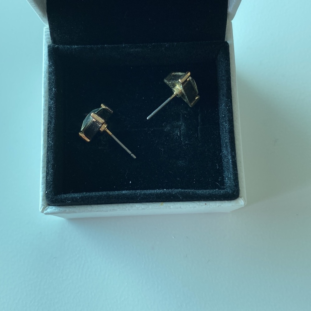 Triangle crystal studs - Picture 2 of 3